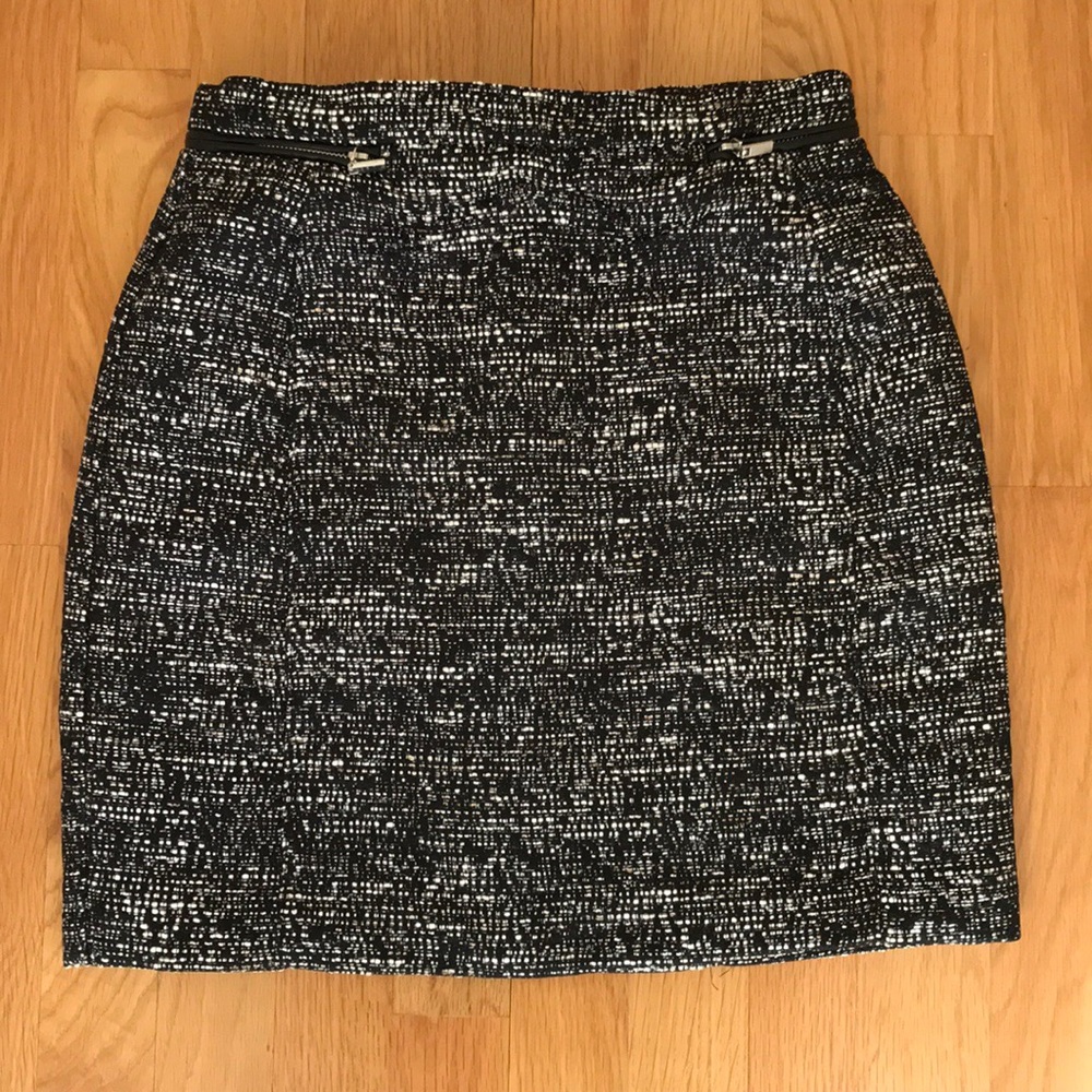 H&M Tweed Skirt with Zipper Pocket Detail